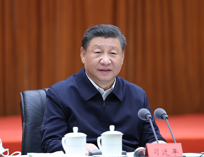 6月7日至8日，中共中央總書記、國家主席、中央軍委主席習(xí)近平在內(nèi)蒙古考察。這是8日上午，習(xí)近平在呼和浩特聽取內(nèi)蒙古自治區(qū)黨委和政府工作匯報(bào)并發(fā)表重要講話。